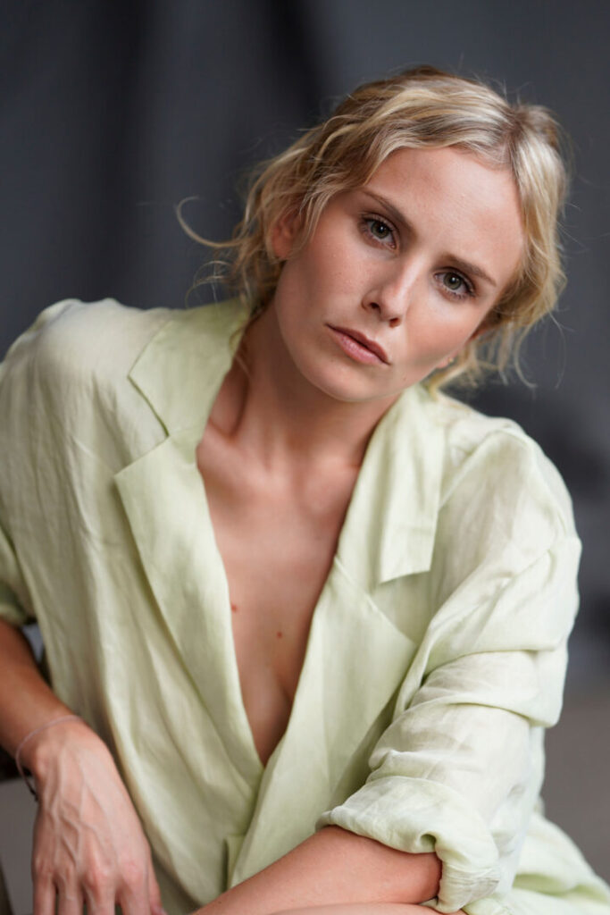 Julia Wi.