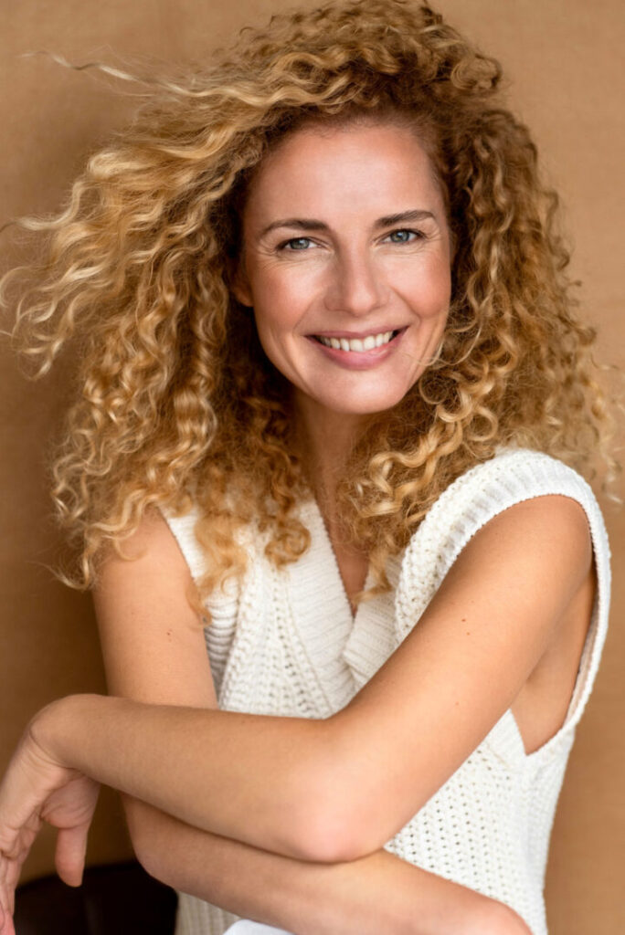 Elena R.