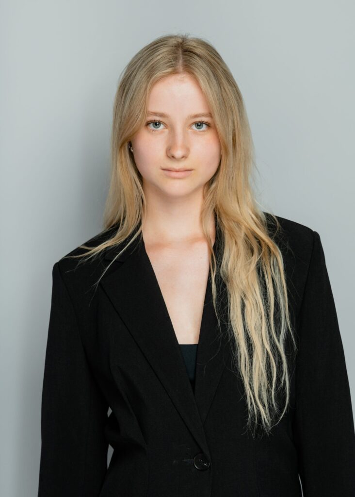 Stella G.