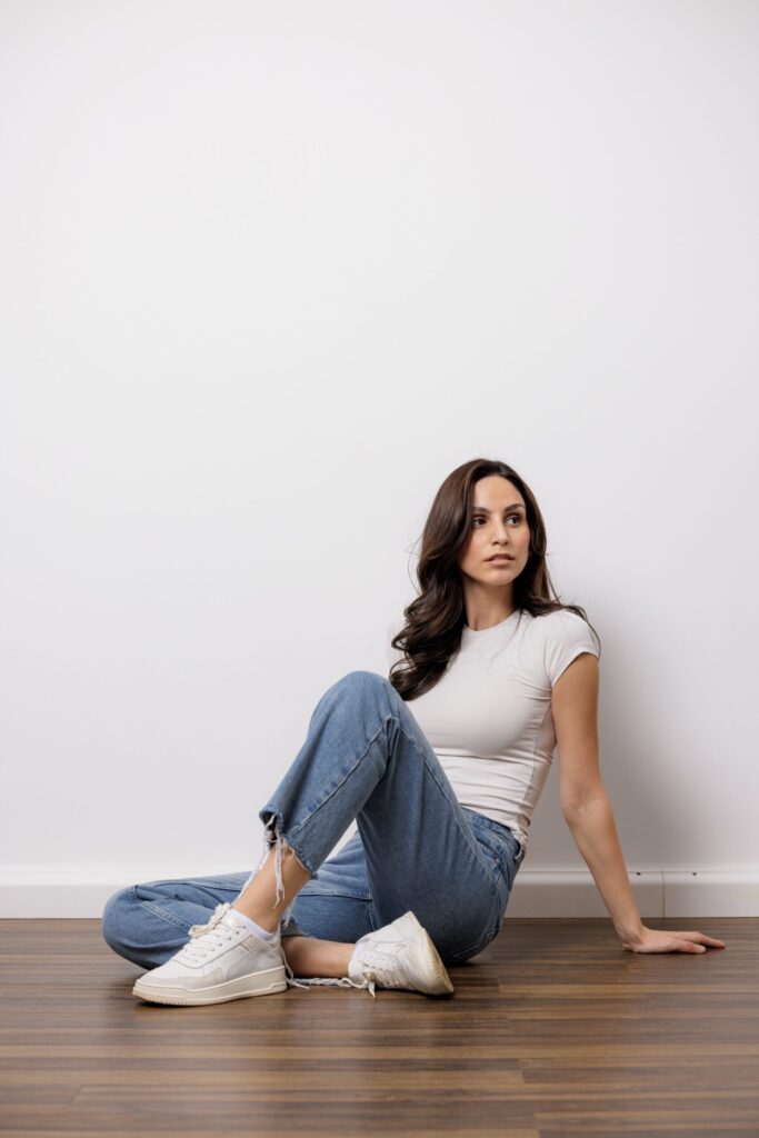 Adelina Tu.