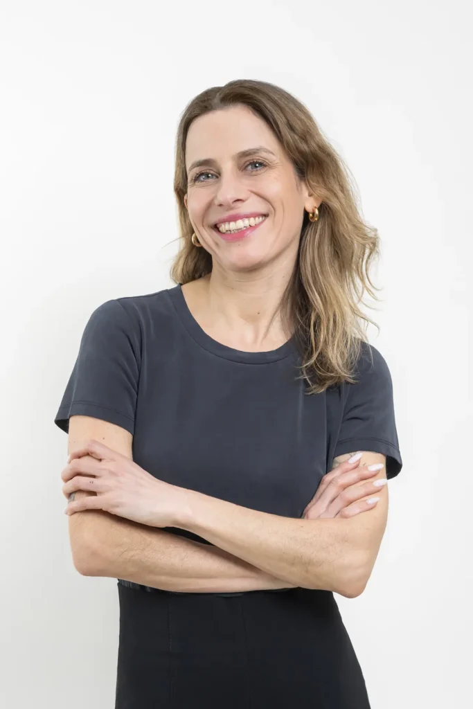 Nora Ka.